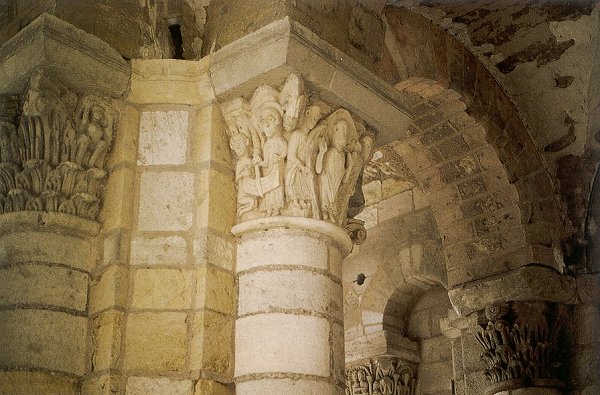 Saint-Benot-sur-Loire (Frankrijk), kapiteel in de portaaltoren, 11e eeuw.