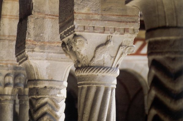 Follina (Veneto), kruisgang van de cisterciënzerabdij, 13e eeuw.