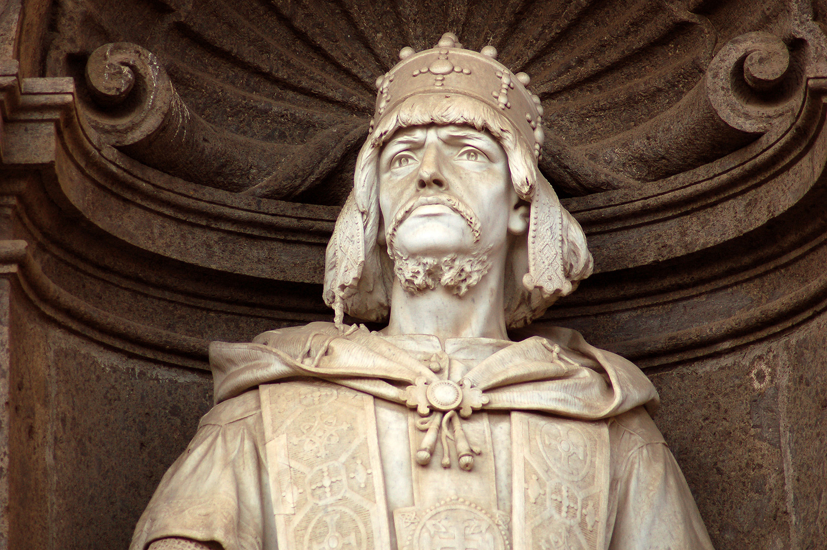 Rogier II van Sicili, Koninklijk Paleis, Napels