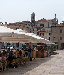 Bassano, Piazza Garibaldi