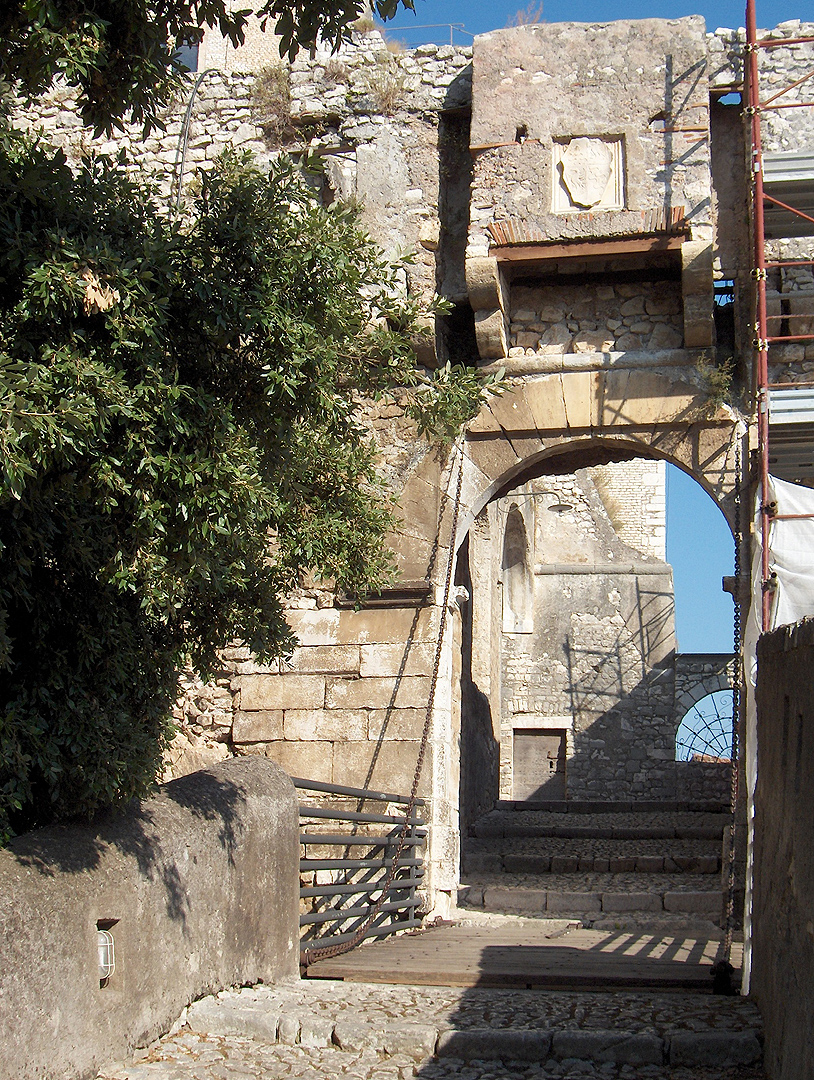 Castello Caetani, Sermoneta (Lazio, Itali); Castello Caetani, Sermoneta (Lazio, Italy)