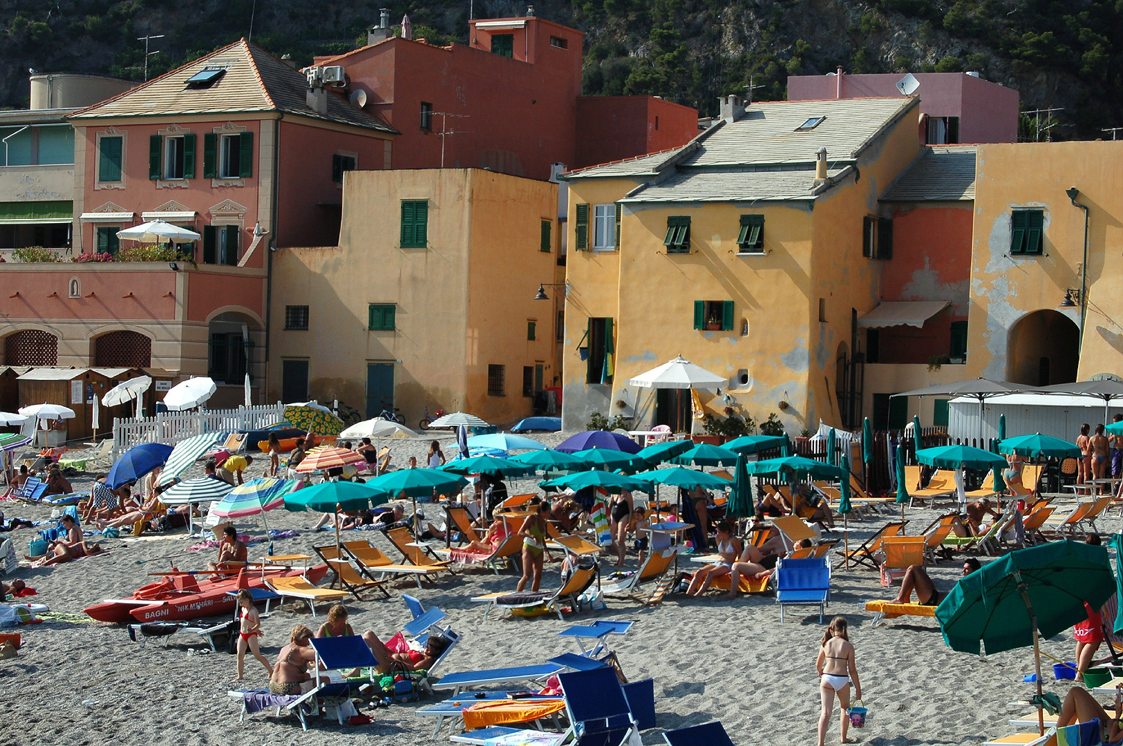 Het strand van Varigotti (Liguri, Itali), The beach of Varigotti (Liguria, Italy)