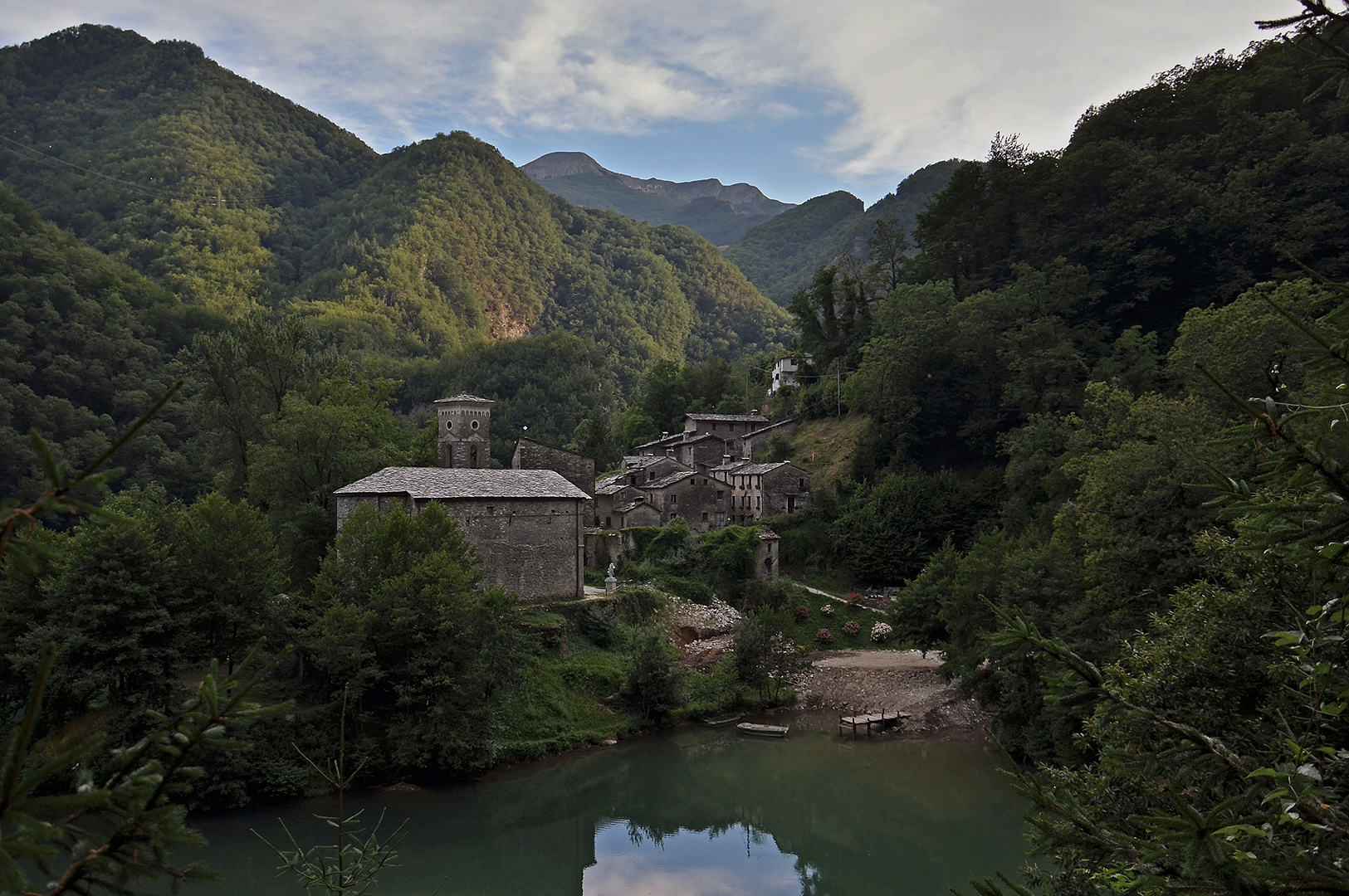 Lago di Isola Santa, Toscane, Itali; In the  Apuan Alps, Tuscany, Italy