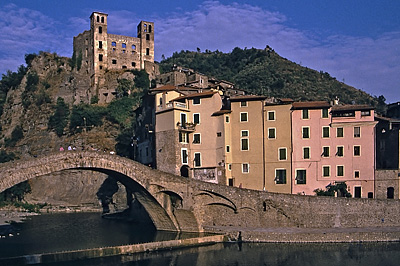 Dolceacqua (IM, Liguri, Itali); Dolceacqua (IM, Liguria, Italy)