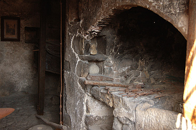 Oude smederij in Corvara (Abruzzen, Itali); Former blacksmith in Corvara (Abruzzo, Italy)