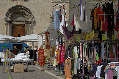 Markt in Popoli (PE, Abruzzen, Itali); Market in Popoli (PE, Abruzzo, Italy)